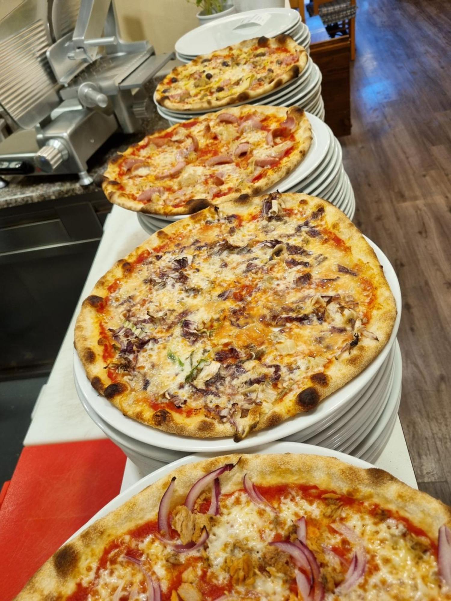 Hotel Vittoria Riva del Garda Ngoại thất bức ảnh